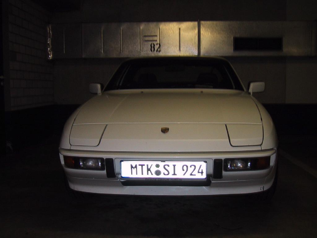 Porsche 924 S - 4 Zylinder 160 PS 118 kW 2500 ccm 8 Ventile Wasserk&uuml;hlung